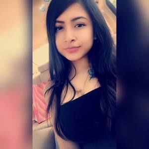 Meet your Posher, Dayana